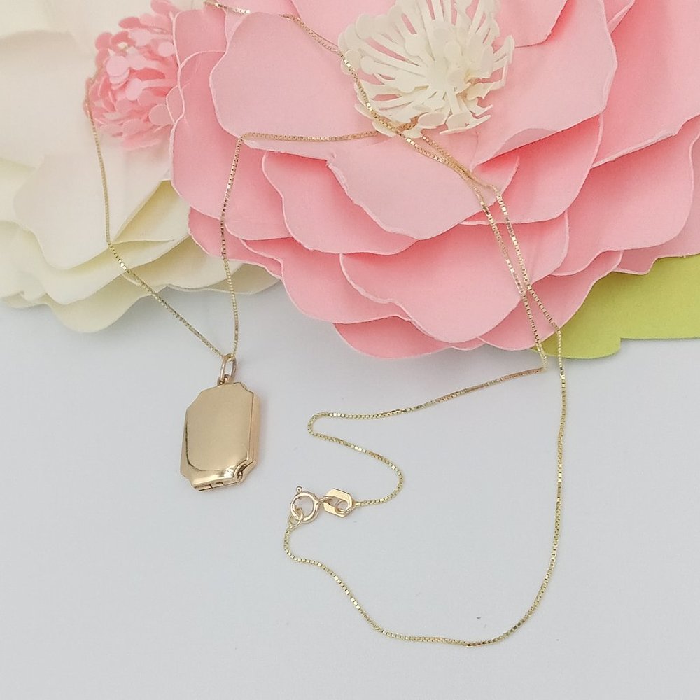 Vintage 10K YG Tiny Locket with Chain